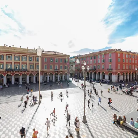 Nestor&jeeves - Renoir - Location Nizza